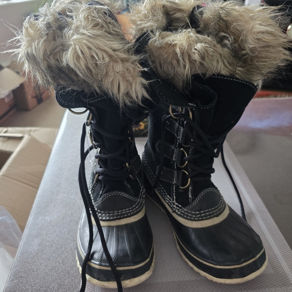 Sorel Shoes - Women's Black Fur-Lined Winter Boots See Photos For Call Out